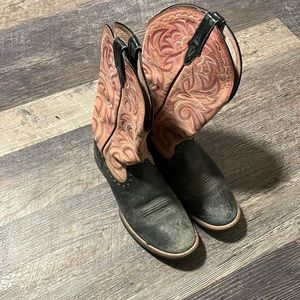 Ariat Cowgirl boots size 8.5
